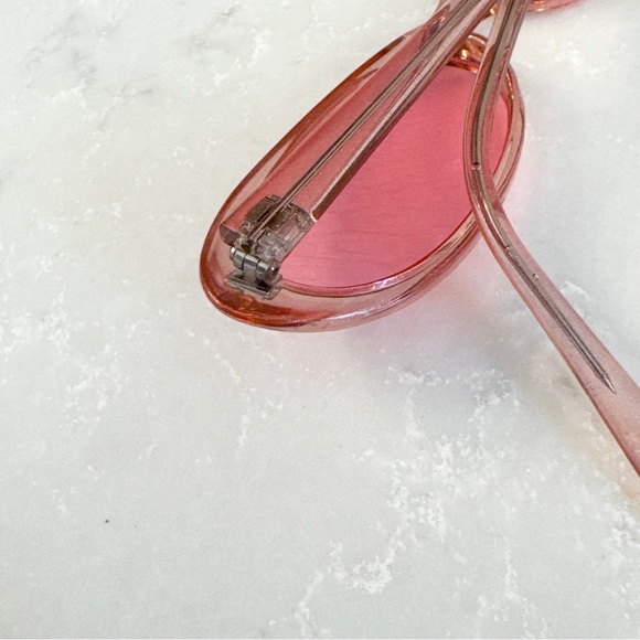 Cute Y2K Pink Oval Sunglasses - Picture 4 of 6